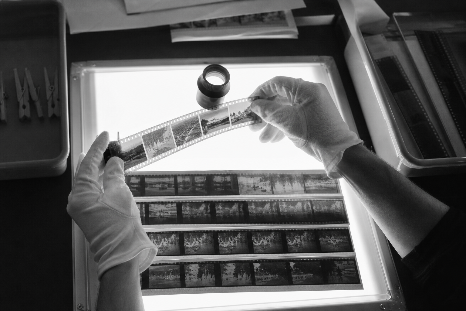 Striscia di negativi su lightbox